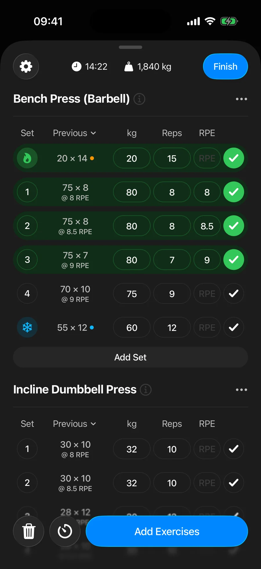 The Gript workout screen in dark mode with completed sets highlighted in green
